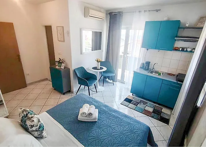 Awesome In Hvar With Swimming Pool Apartament Hvar Town