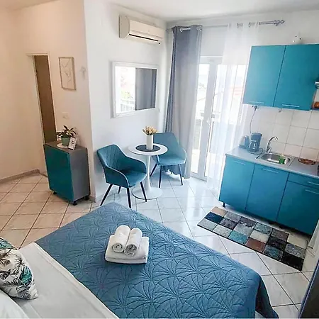 Awesome In Hvar With Swimming Pool Апартаменти Хвар