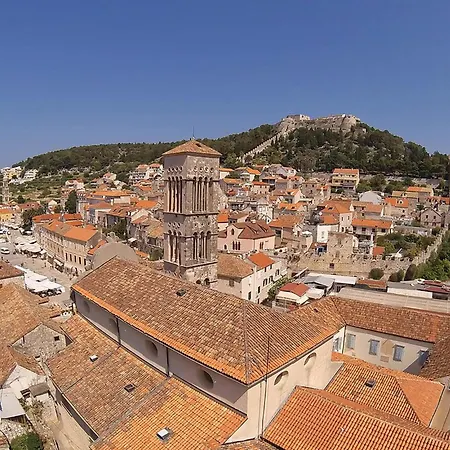 Awesome In Hvar With Swimming Pool 赫瓦尔