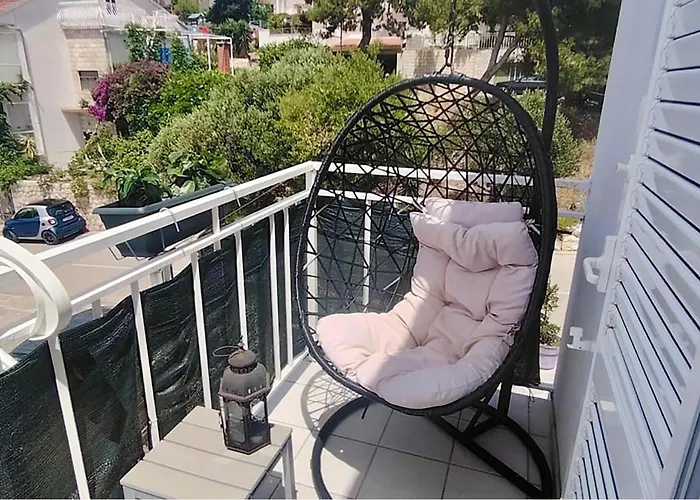 Awesome In Hvar With Swimming Pool Apartman *