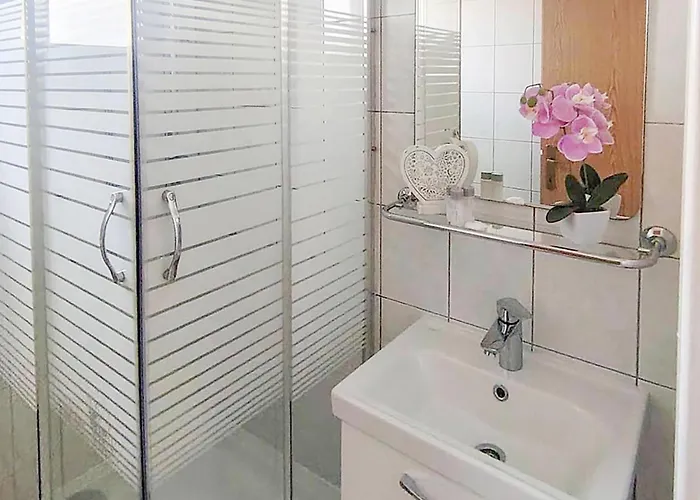 Awesome In Hvar With Swimming Pool Apartman *